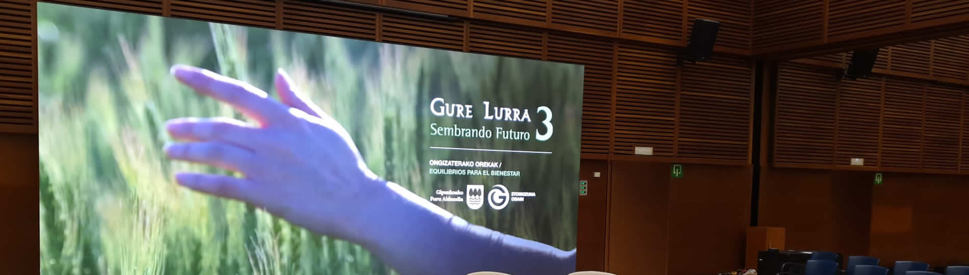 Montai realizó el montaje del escenario y las gradas para el público en el evento Gure Lurra